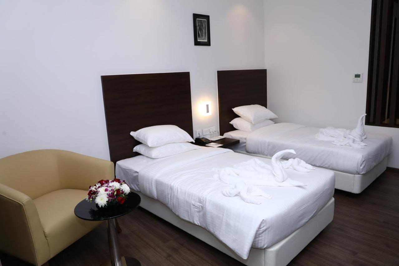 Yn Hotels Bangalore Exterior photo