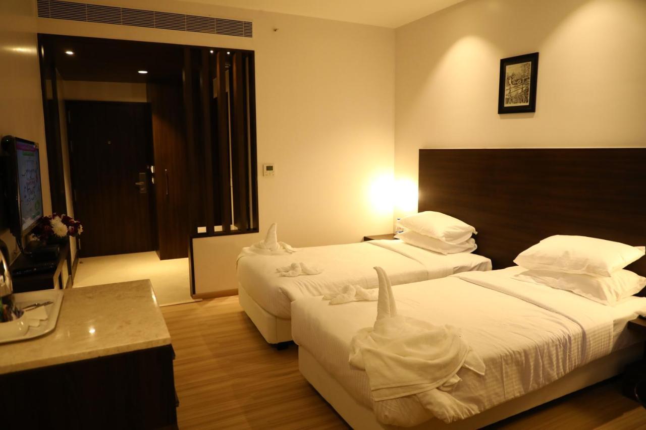 Yn Hotels Bangalore Exterior photo